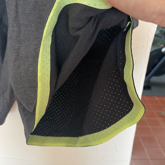 Nike dry fit running shorts - Picture 2 of 6